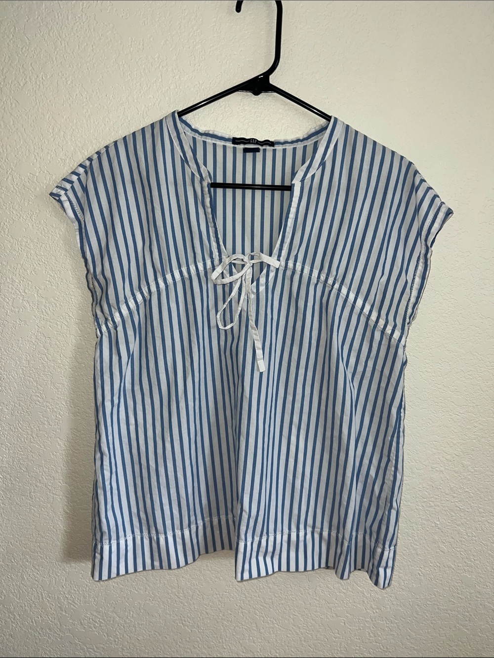 Gap Blue Stripe Popover Top